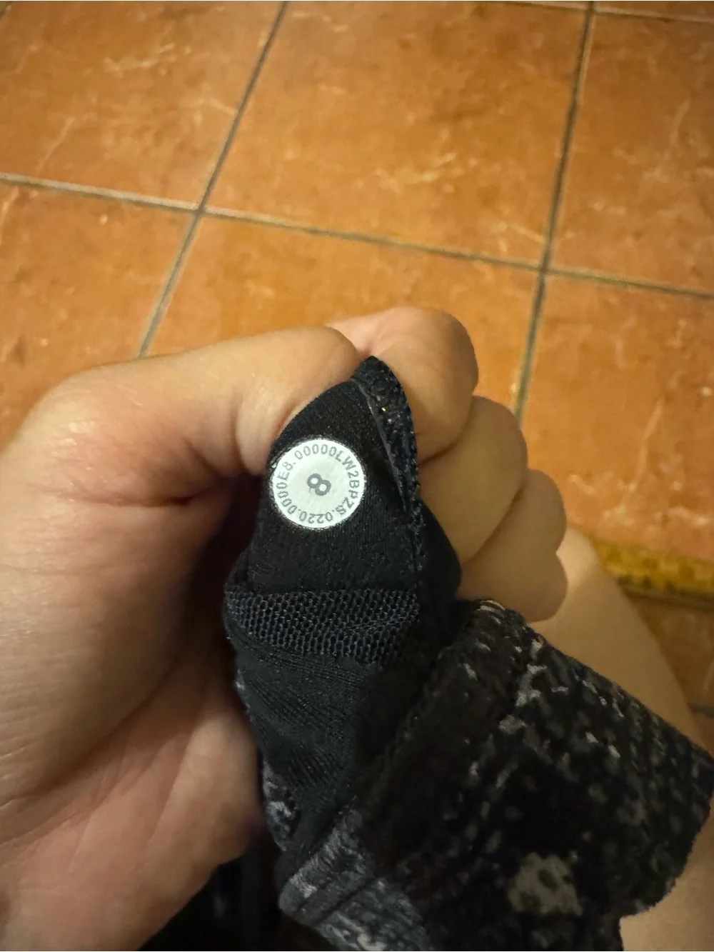 Lululemon Women’s Sports Bra Black & Gray Pattern – Size 8